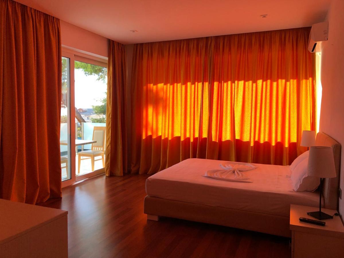 סרנדה Nemesis Hotel מראה חיצוני תמונה
