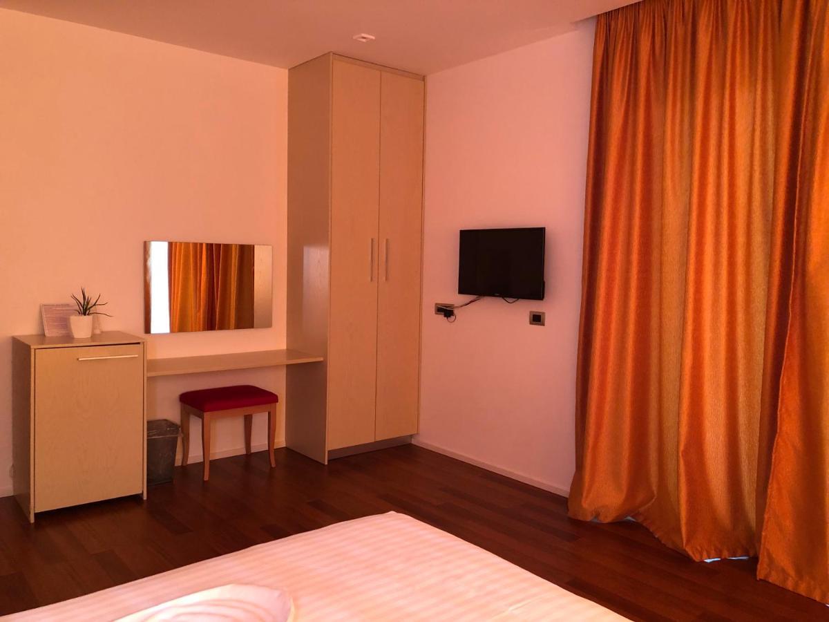 סרנדה Nemesis Hotel מראה חיצוני תמונה
