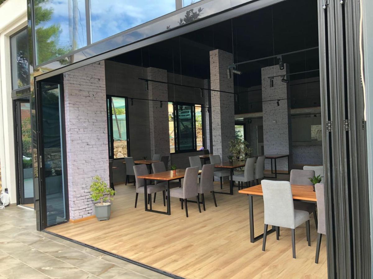 סרנדה Nemesis Hotel מראה חיצוני תמונה