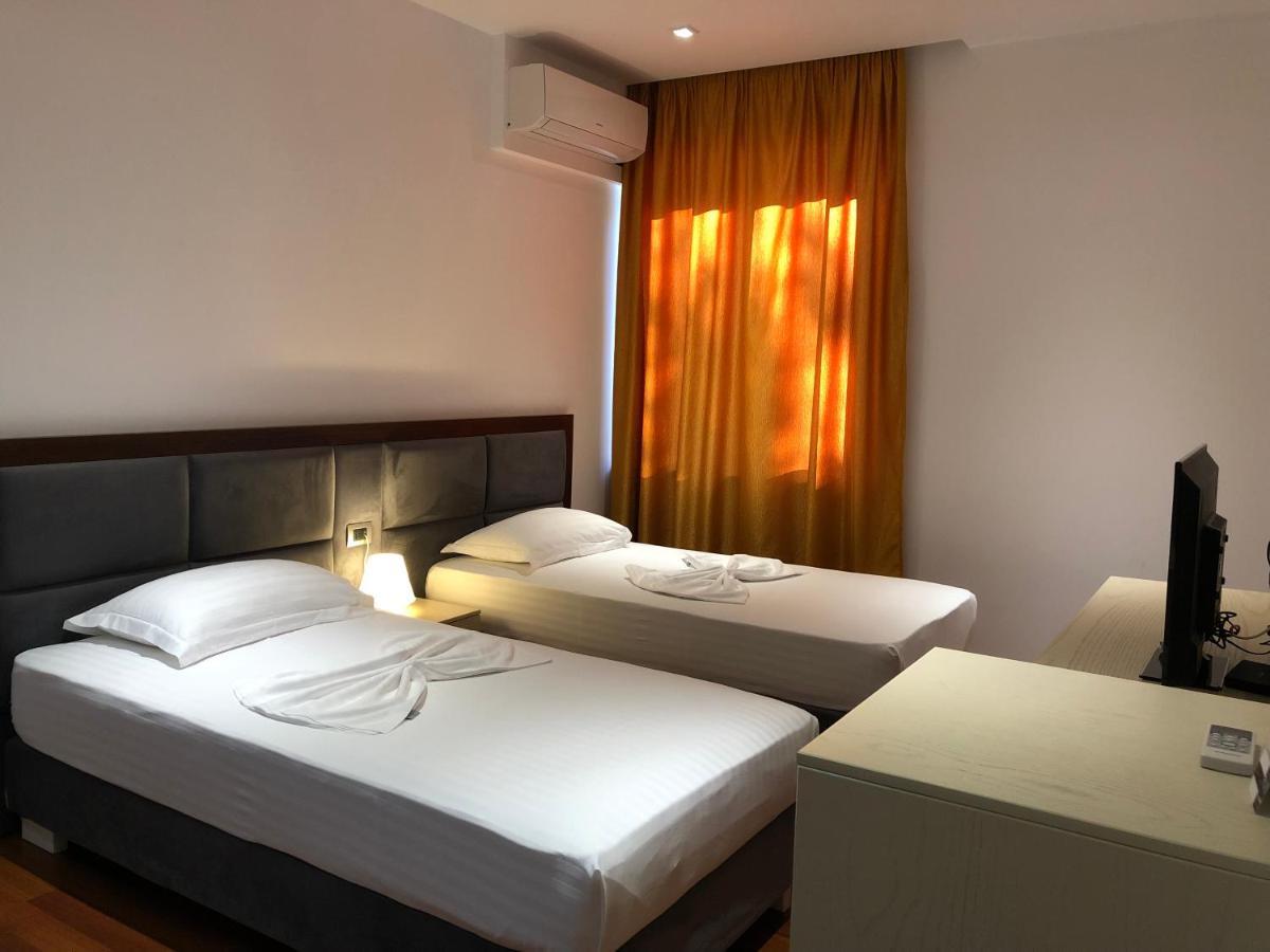 סרנדה Nemesis Hotel מראה חיצוני תמונה