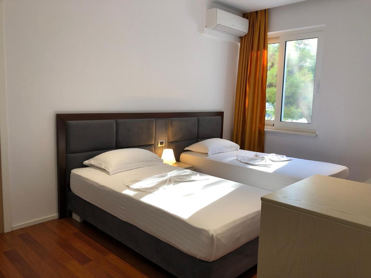 סרנדה Nemesis Hotel מראה חיצוני תמונה