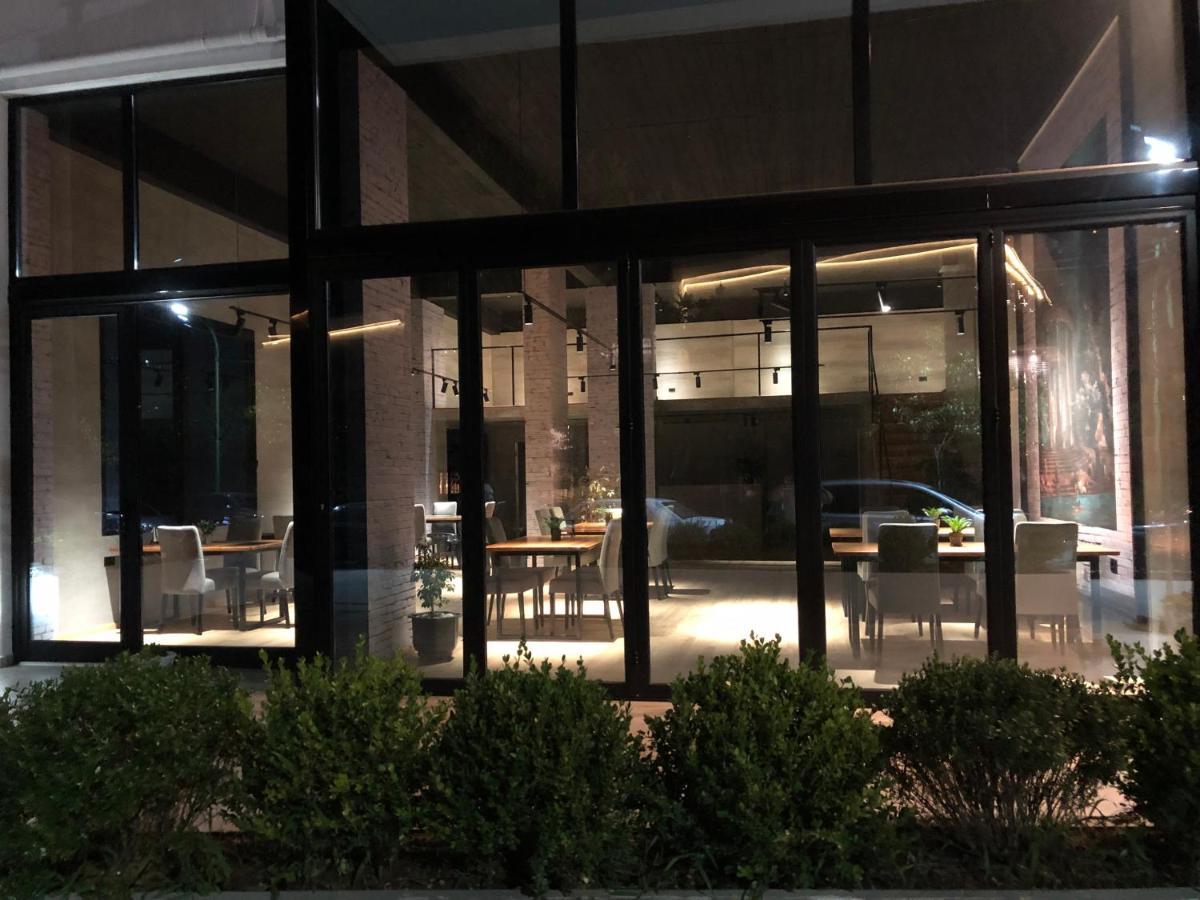 סרנדה Nemesis Hotel מראה חיצוני תמונה