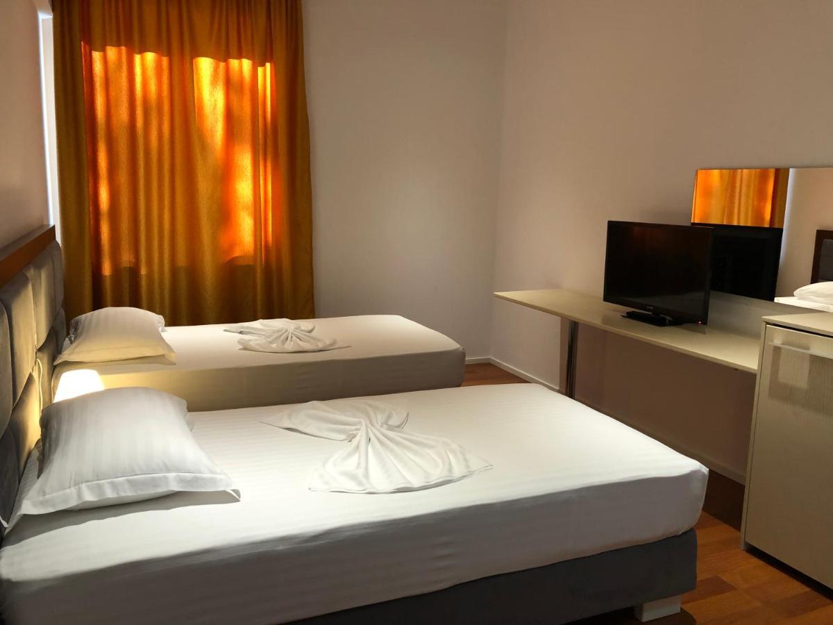 סרנדה Nemesis Hotel מראה חיצוני תמונה
