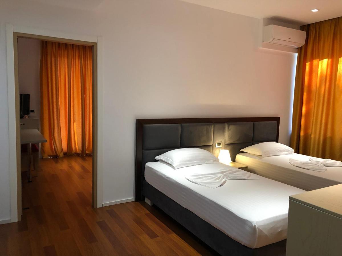 סרנדה Nemesis Hotel מראה חיצוני תמונה