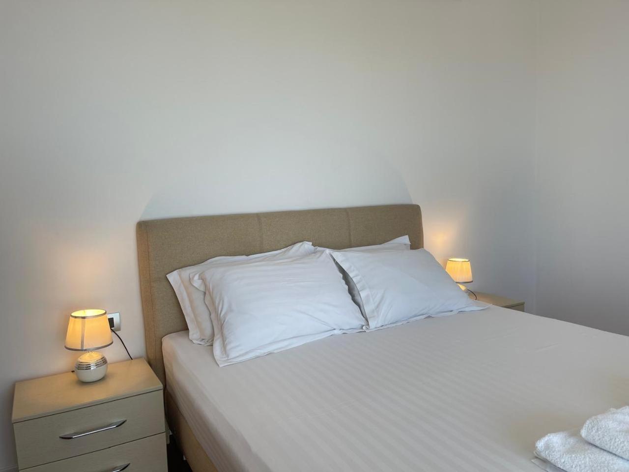 סרנדה Nemesis Hotel מראה חיצוני תמונה