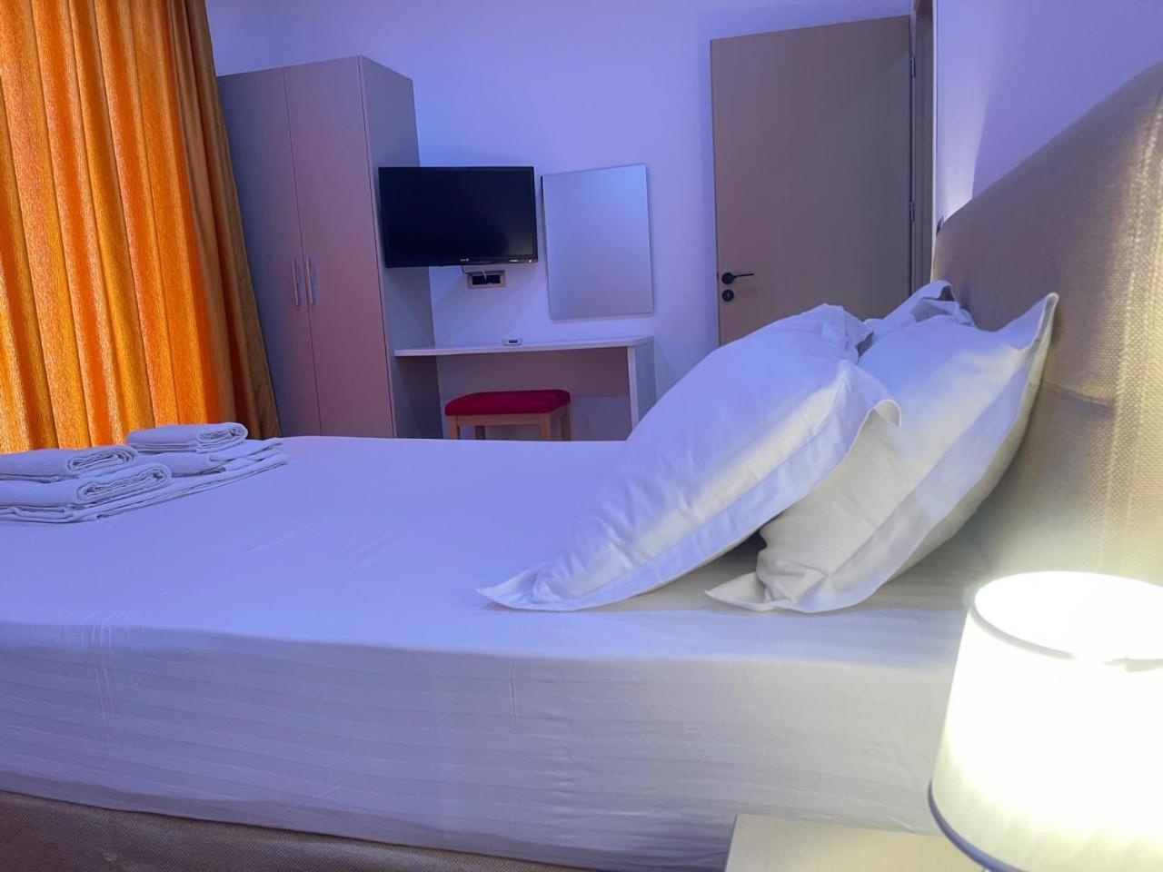סרנדה Nemesis Hotel מראה חיצוני תמונה