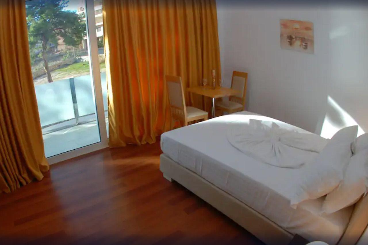 סרנדה Nemesis Hotel מראה חיצוני תמונה