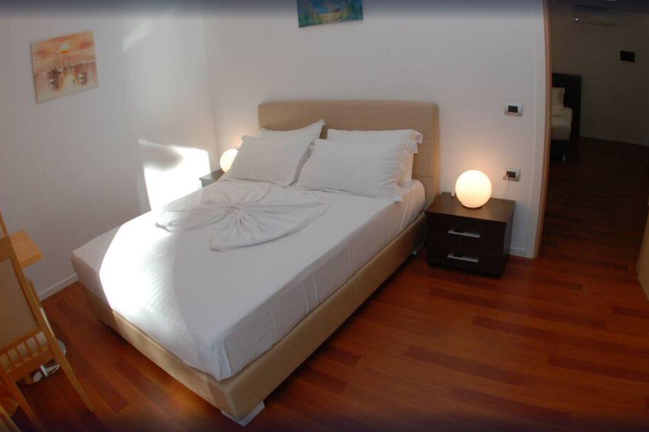 סרנדה Nemesis Hotel מראה חיצוני תמונה