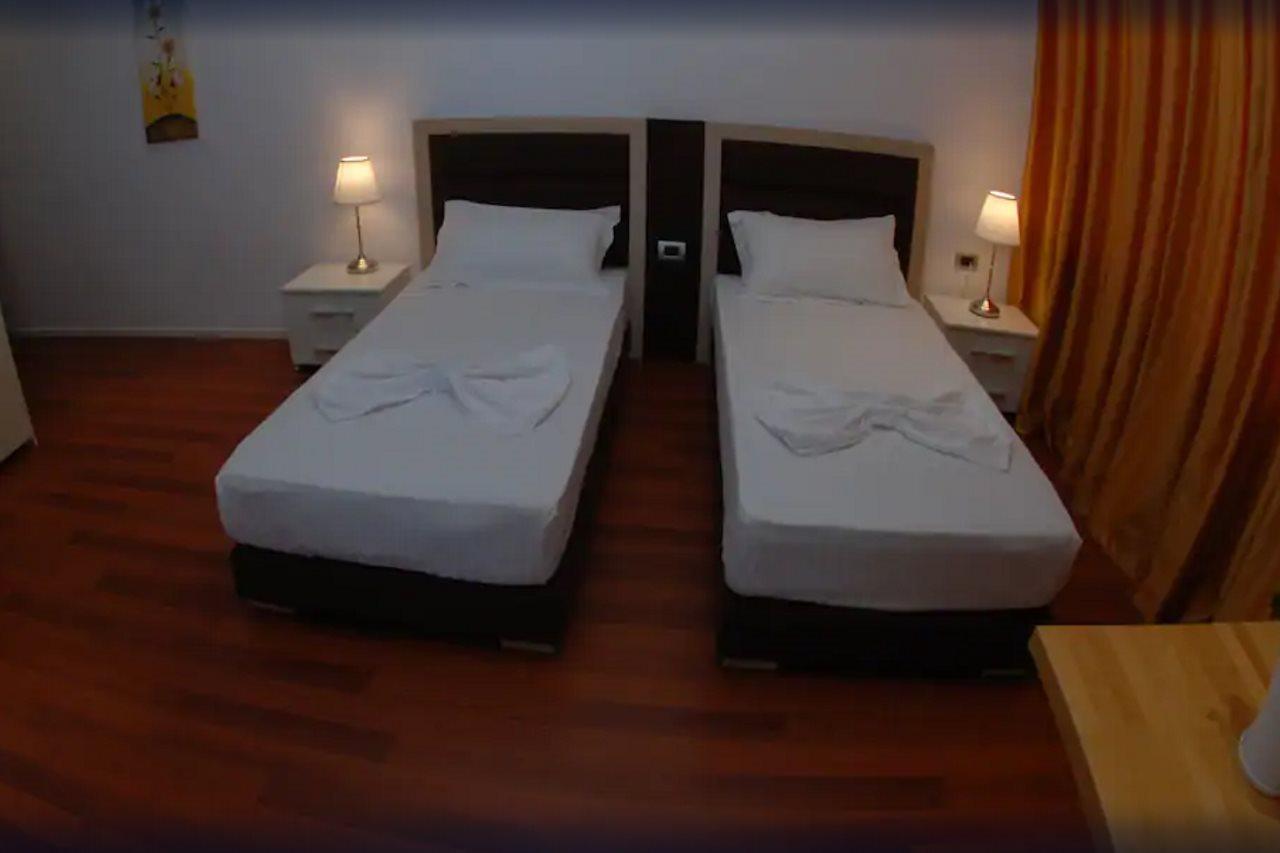 סרנדה Nemesis Hotel מראה חיצוני תמונה